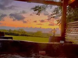 Thornfield Farm Luxury Pod 1 with Hot Tub