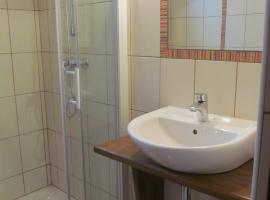 Apartment Sever, hotel with parking in Idrija