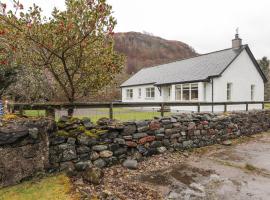 Tigh na Drochit, hotel with parking in Glenelg