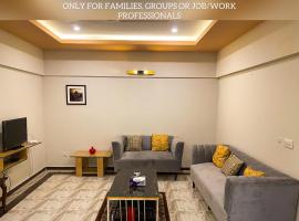 Furnished luxury Vacation Apartment in DHA Phase 8, hotel v mestu Karači