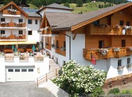 Hotel Tonnerhof, ξενοδοχείο σε Racines