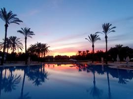 Casa Amarillo Mar Menor Golf Resort, хотелски комплекс в Мурсия