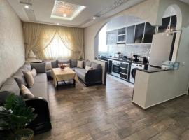 Appartement Dar Bouazza Tamaris Casablanca Airport AquaParc Fibre Orange Wifi Parking Security, hotel in Dar Bouazza