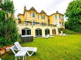 Crofton House Hotel โรงแรมในทอร์คิ