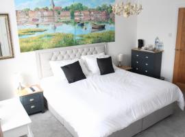 Westleigh House, bed & breakfast i Fishbourne