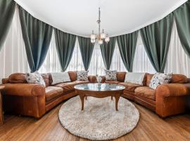 Beautiful Condo - King Bed - Free Waffle Breakfast, apartmán v rezidenci v destinaci Geneva