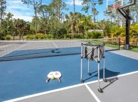 Private Pickle ball court, gym, pool. 3 king rooms