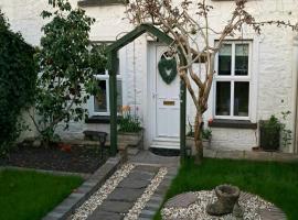 Wisteria Cottage an authentic and enchanting 2 bedroom cottage experience, hotel in Aberdare