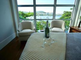 Apartamento vista mar e montanha, hotel perto de Pão de Açúcar, Rio de Janeiro