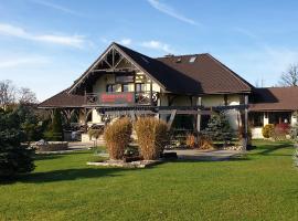 Tajemniczy Ogród Szczytna, romantic hotel in Szczytna