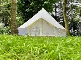 Spacious bell Tent at Herigerbi Park Lincolnshire