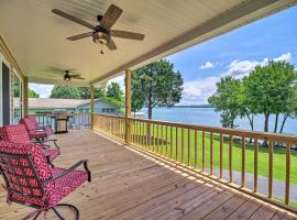 Watts Bar Lake Escape Private Boat Dock and Ramp!, hotel in Spring City