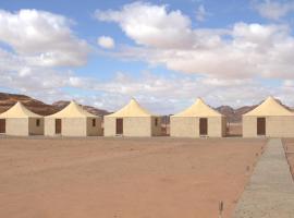 Remal Wadi Rum Camp & Tour, villa in Disah