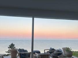 Denmark's Most Charming Beach Cottage, hotel en Kalundborg