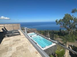 Superbe villa saint leu piscine et spa vue Océan, hotelli kohteessa Saint-Leu