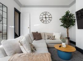 Spacious Three-Bedroom Apartment in Leeds、リーズのアパートメント