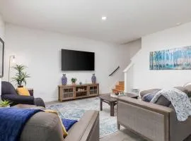 Modern Large Home with large yard near TCU & Stockyard