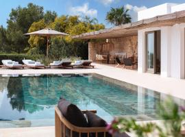 PURA VIDA Villa in Ibiza, hotel a Es Cubells