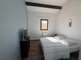 Maison pleine de charme, hotel in Saint-Cyprien