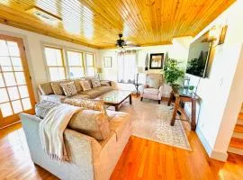 Beaver Lake Modern Getaway -3 bedroom house