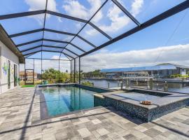 Gulf Access, Putting Green, Outdoor Kitchen, Heated Pool & Spa & MORE! - Villa Captain's Quarters, Hotel in Matlacha