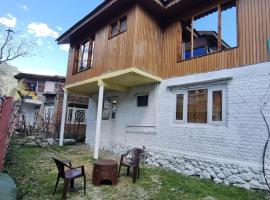 SAKHI COTTAGE WISHING WELL Pahalgam, hotel i Pahalgam