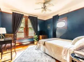 Charming Room in Historic BnB with Parking - Rm 5