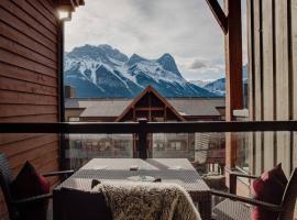 Mountain View (Top Floor) Condo, apartment in Canmore