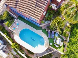 Villa Nirvana - Playa a 5 min con Piscina, hotell i Fuengirola