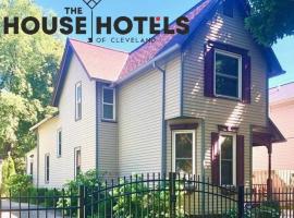 The House Hotels - W47th 2 - 5 Minutes from Downtown, cabaña o casa de campo en Cleveland