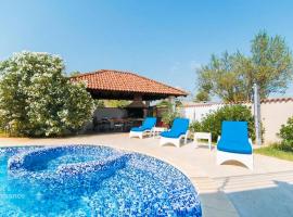 Villa Filip - Private Pool & Gym, hotel in Pula