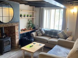 Rustic Retreat cottage, котедж у місті Тірск