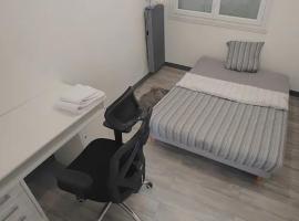 Chambre dans Appartement - Grenoble, France à 8 min du centre-ville, hotel em Grenoble