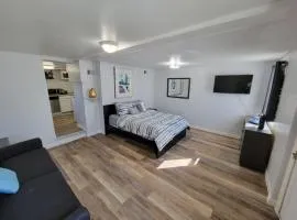 Modern 1 BR Apt - Easy Parking 5 min from Downtown