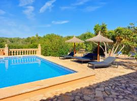 Finca Estrella, Hotel in Cala Mendia