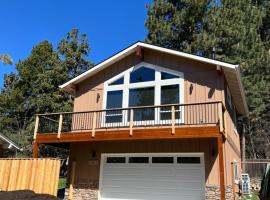 HideAway Chalet, hotel in Bend