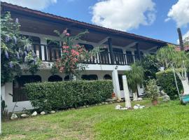 Hotel y restaurante Tabaconess, viešbutis mieste Guácimo