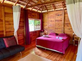 Lodge ORION - Coté Piscine: Uturoa'da bir otel