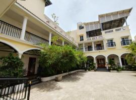 Mayilveedu Guest House – hotel z parkingiem w mieście Korampallam