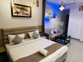 The Luxury Lodge, hostal o pensión en Noida