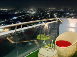 The Luxury Lodge: Noida şehrinde bir otel
