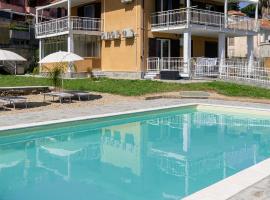 Il Gattino di Porto - apt 2 - Bilocale terrazzo piscina, hotel dengan jakuzi di Imperia