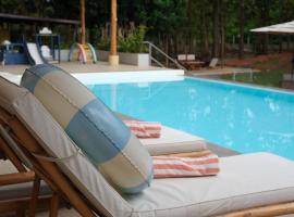 Vana Kiri Land: Private Pool Villa, hotel v destinaci Ban Thung Sam Sao