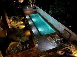 Appt 2 chambres avec jardin et accès direct à la piscine