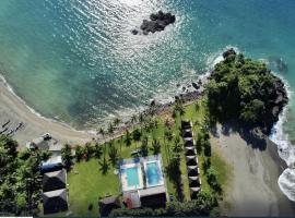 SAESEA Private Beach & Resort, hotel i Karanghawu