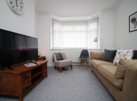 Parkview by Tŷ SA - spacious 3 bed in Newport, hotel with parking in Newport