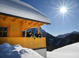 Cottage Osojnik - Alpine escape with Wellness, villa i Solčava
