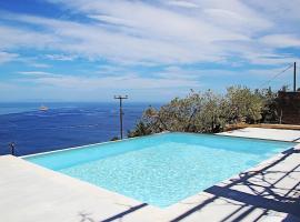 Hillside Villa over Lemonodasos, hotell i Galatas