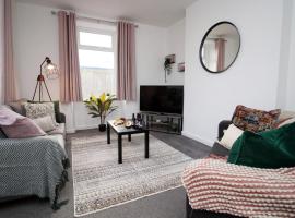 Kingsway House by Tŷ SA - Spacious 4bed in Newport, hotel Newportban