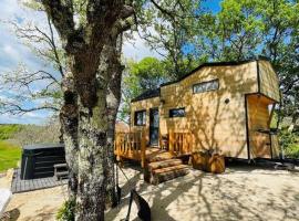 Tiny La Truffière-SPA-Insolite, hotell i Daglan